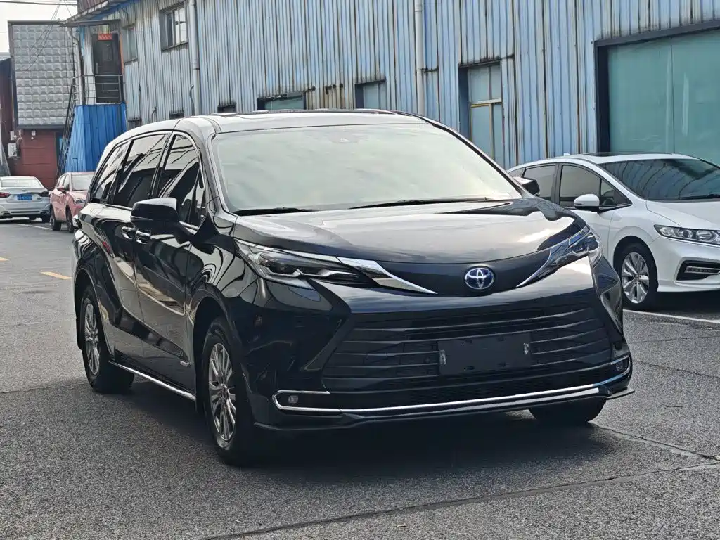 Toyota Sienna — миниатюра 9