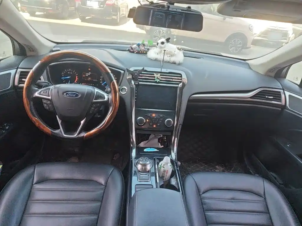 Ford Mondeo — миниатюра 10