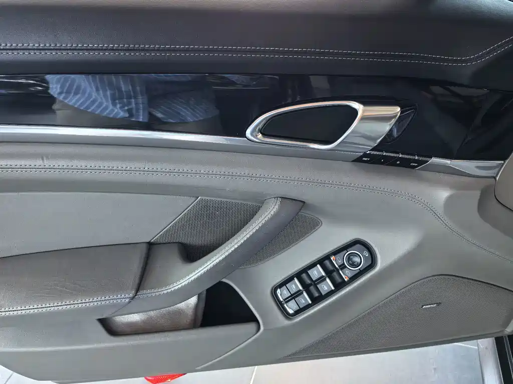 Porsche Panamera — миниатюра 4