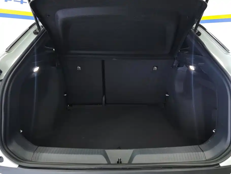 Volkswagen ID.4 Crozz — миниатюра 4