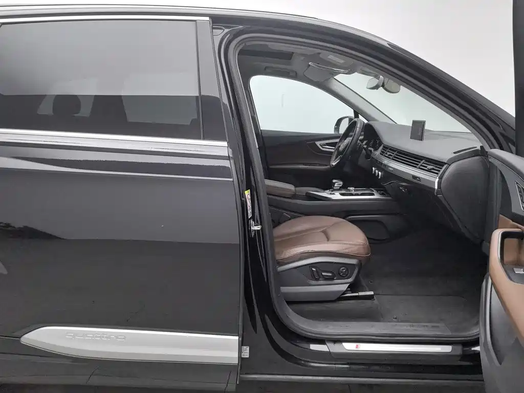 Audi Q7 — миниатюра 23