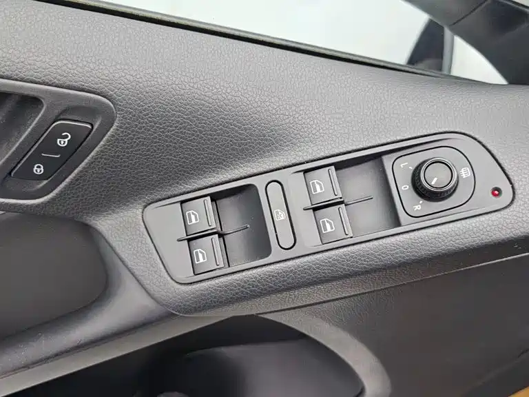 Volkswagen Tiguan — миниатюра 21