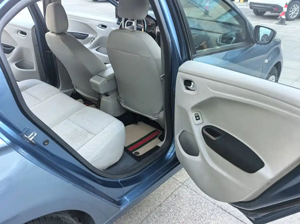 Citroen Elysee — миниатюра 11