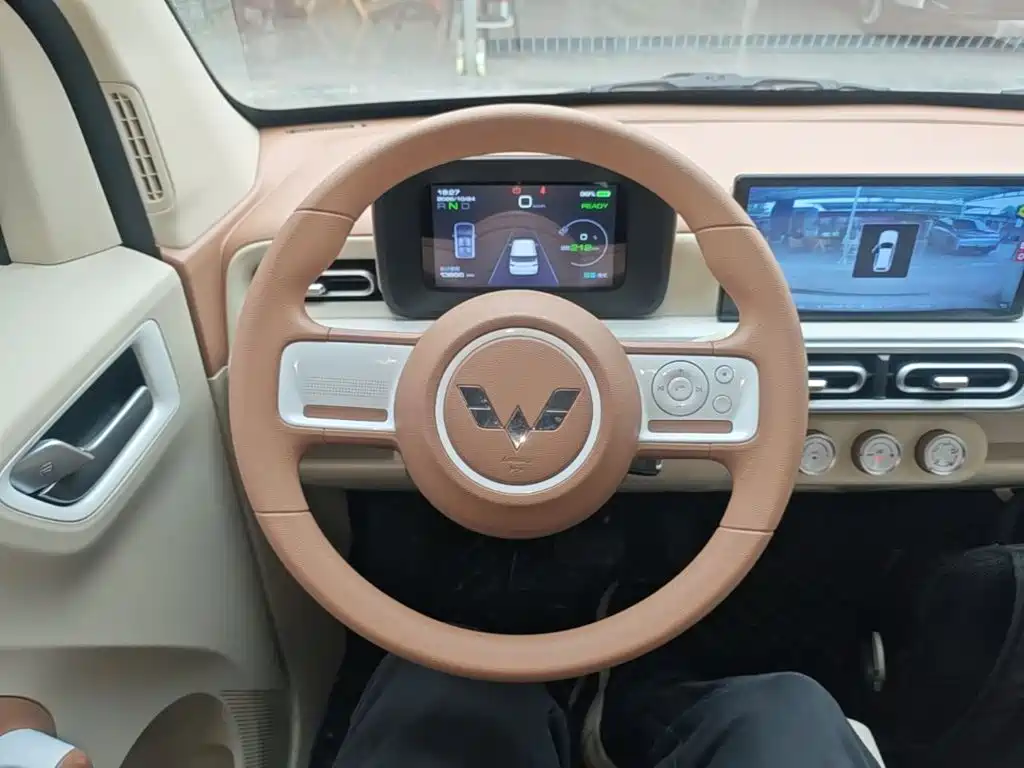 Wuling MINIEV — миниатюра 11