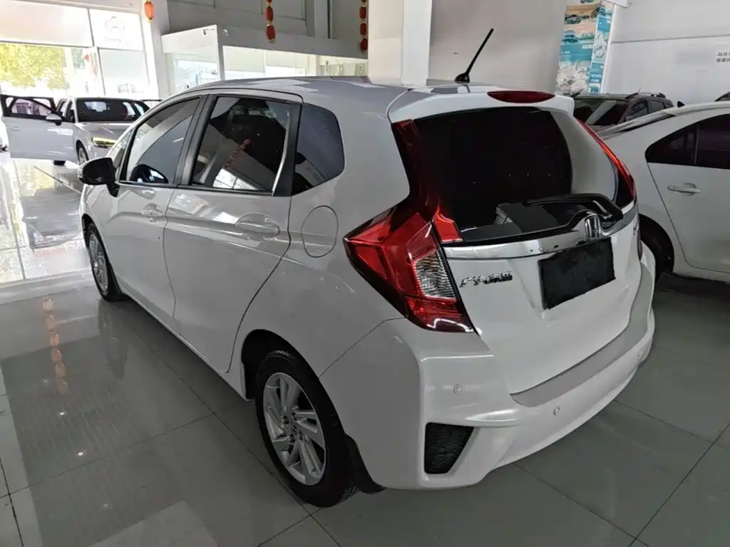 Honda Fit — миниатюра 5
