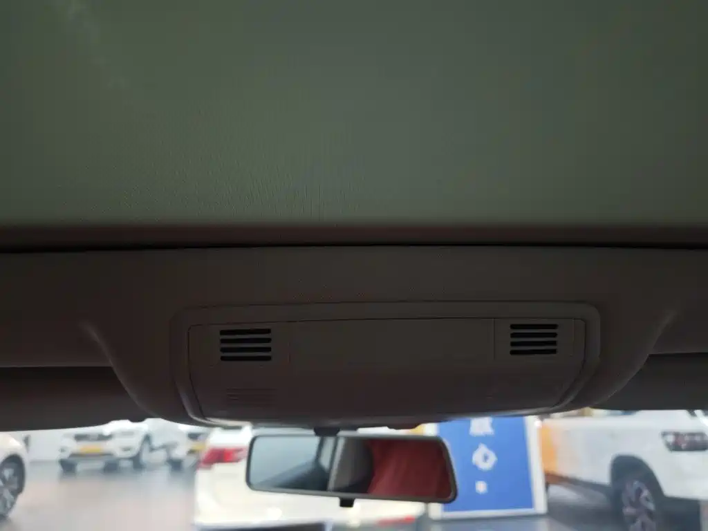 Volkswagen T-Roc — миниатюра 14