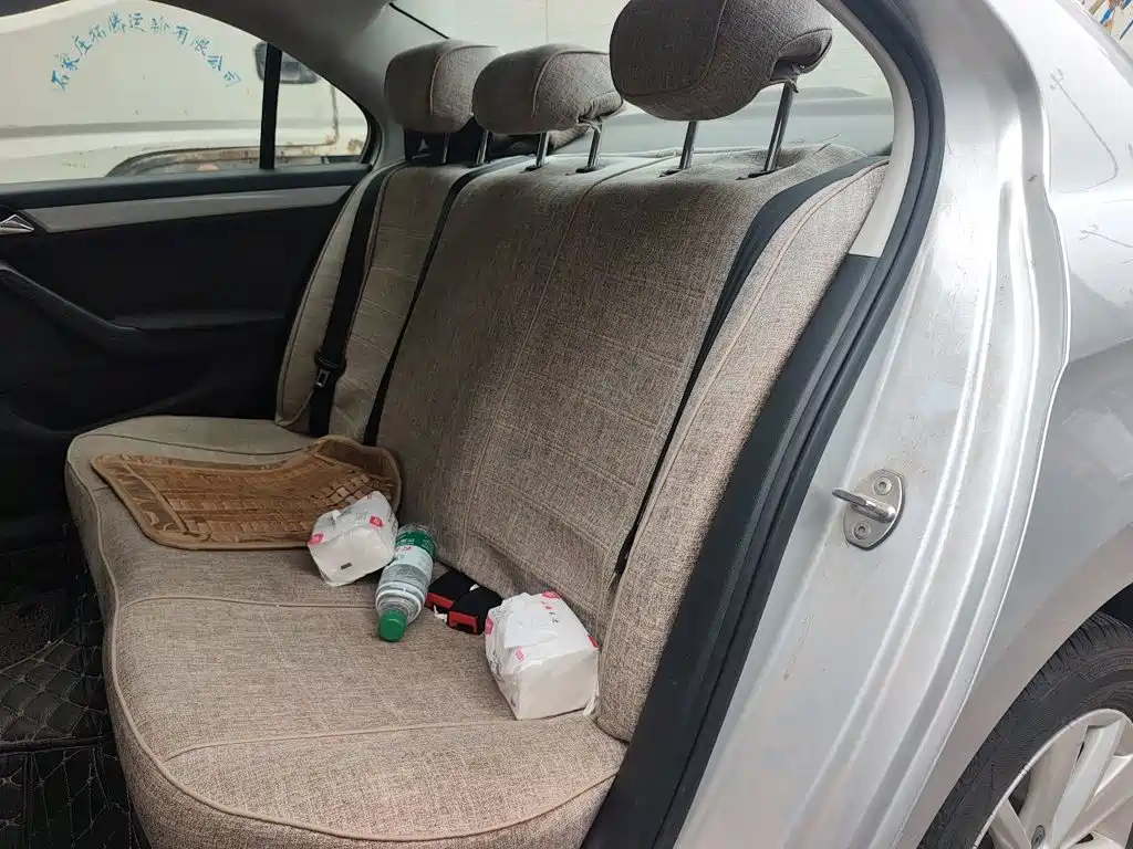 Volkswagen Jetta — миниатюра 18