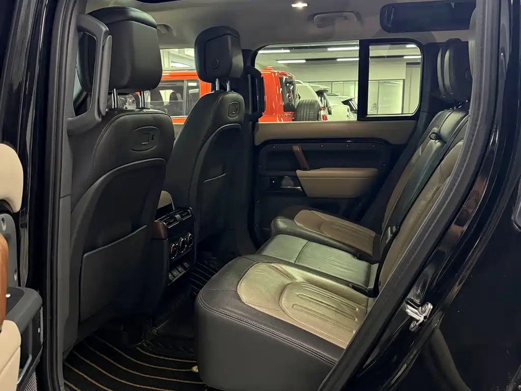Land Rover Defender — миниатюра 15