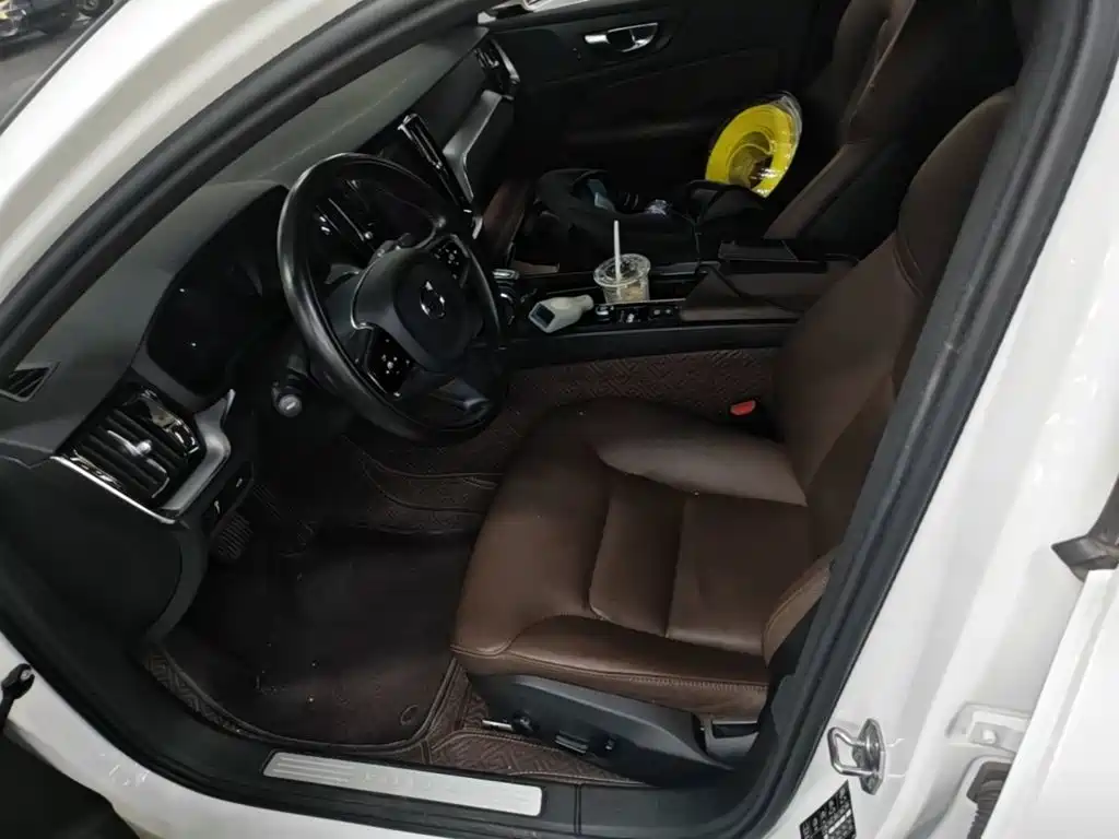 Volvo S60 — миниатюра 15