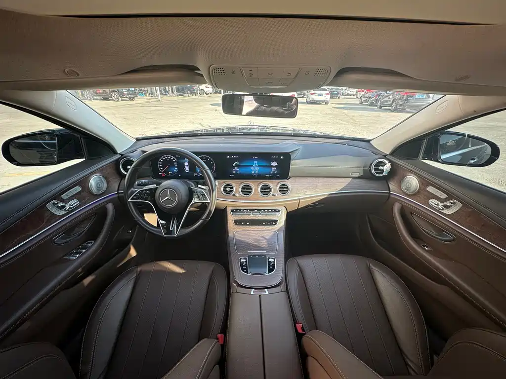 Mercedes-Benz E-Class — миниатюра 17
