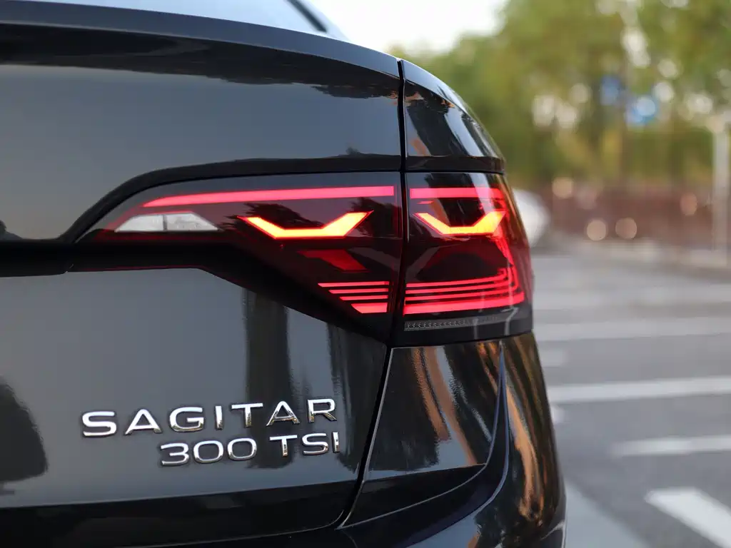 Volkswagen Sagitar — миниатюра 32