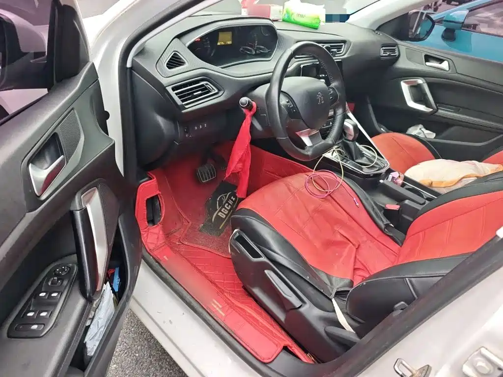 Peugeot 308 — миниатюра 12
