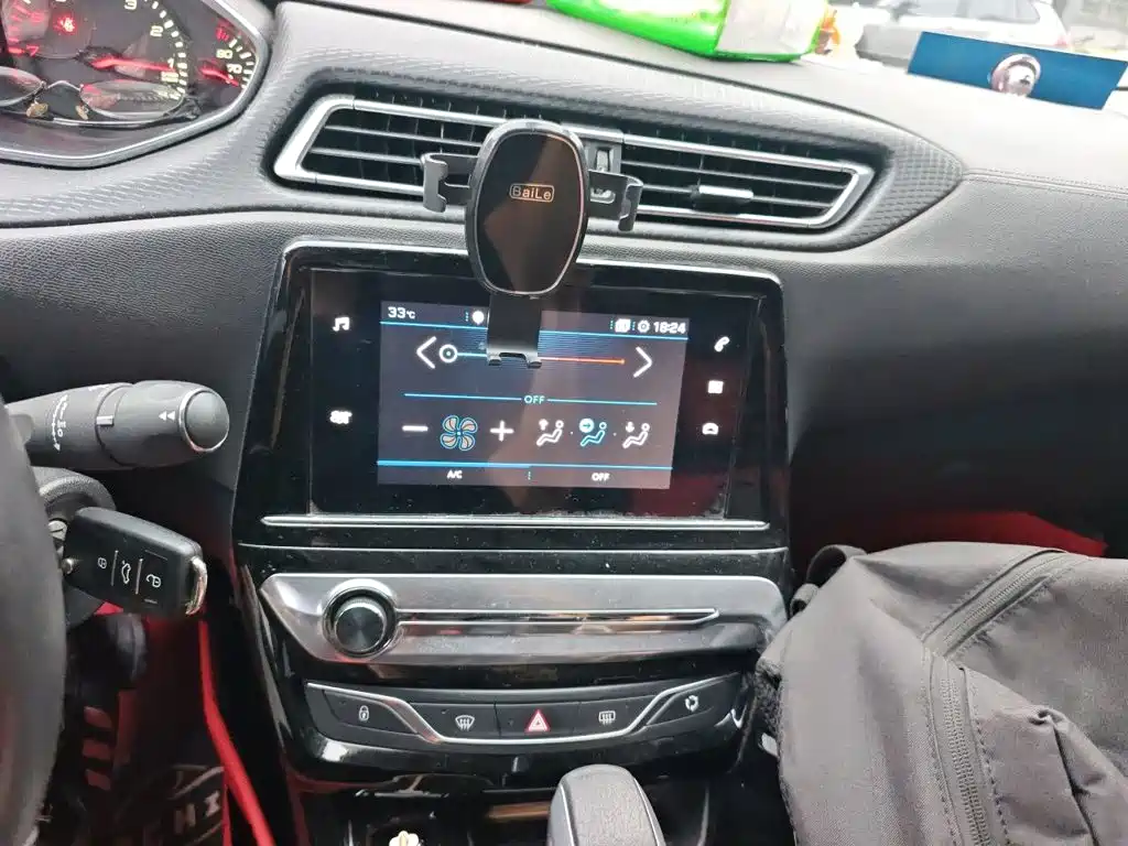 Peugeot 308 — миниатюра 9