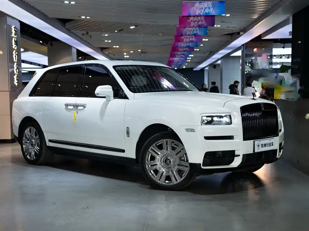 Rolls-Royce Cullinan — миниатюра 3