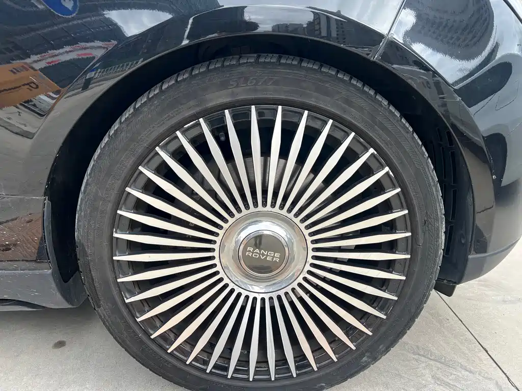 Land Rover Range Rover — миниатюра 4