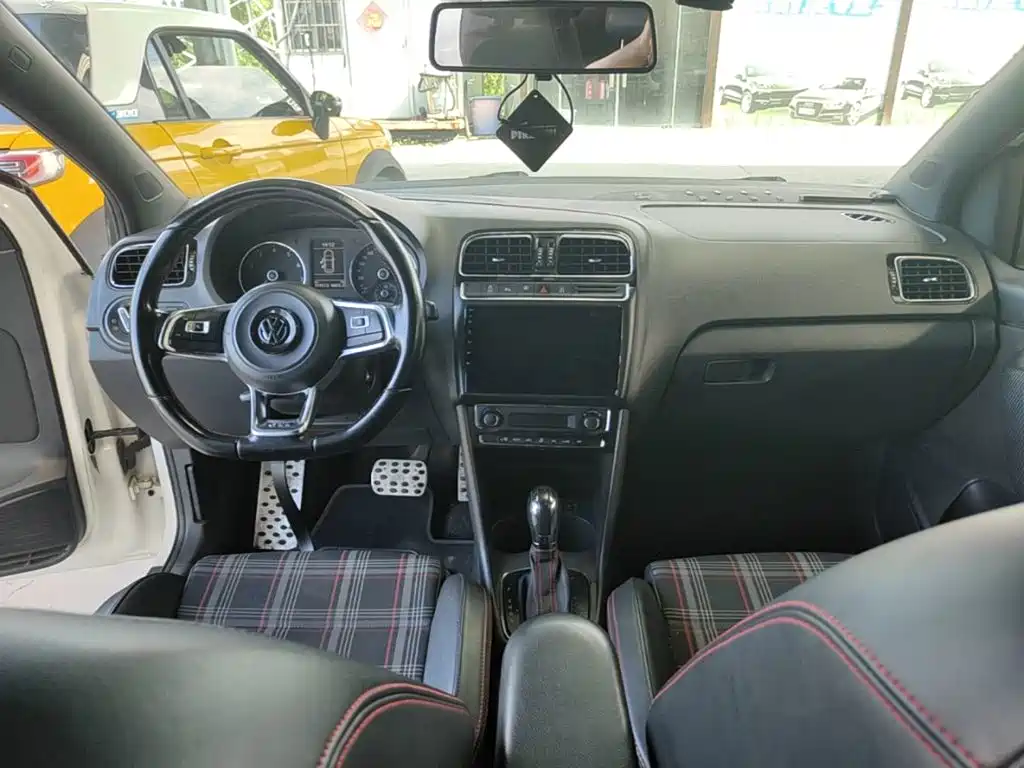 Volkswagen Polo — миниатюра 10