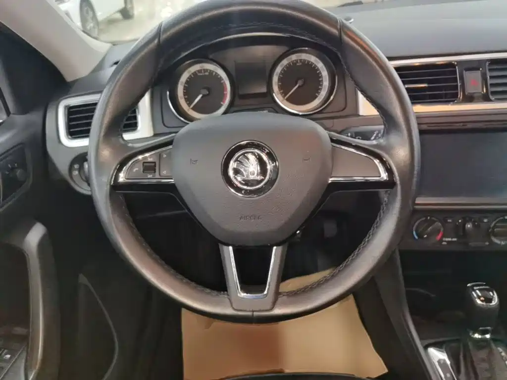 Skoda Rapid Spaceback — миниатюра 11