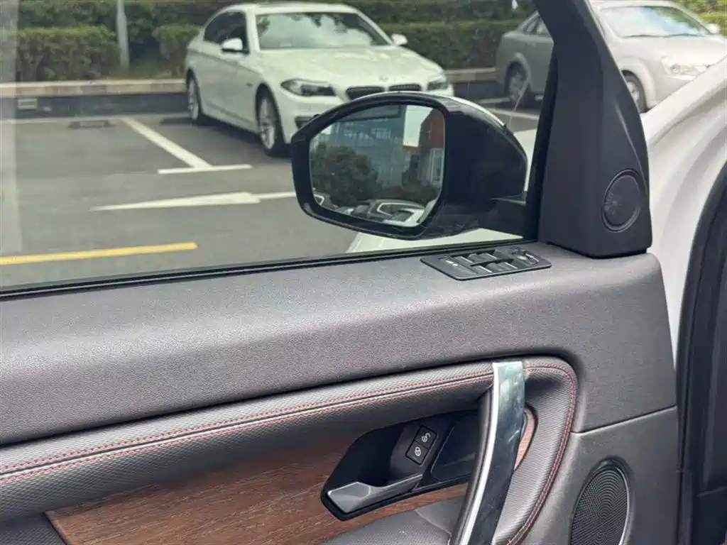 Land Rover Discovery Sport — миниатюра 5