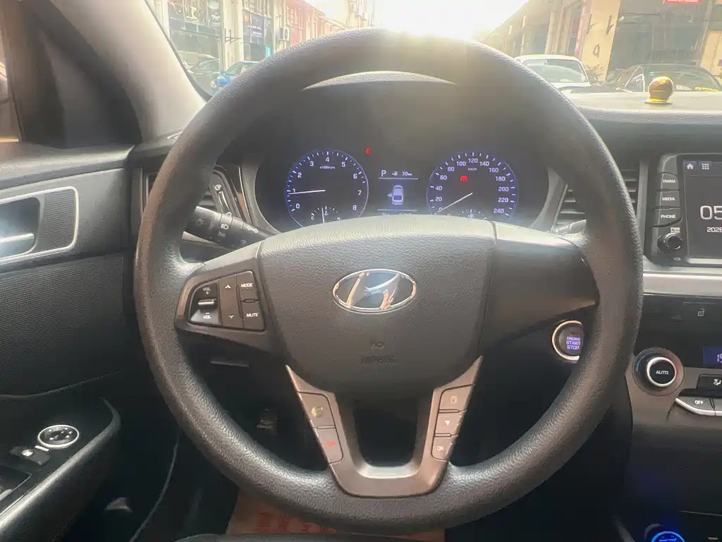 Hyundai Mistra — миниатюра 11