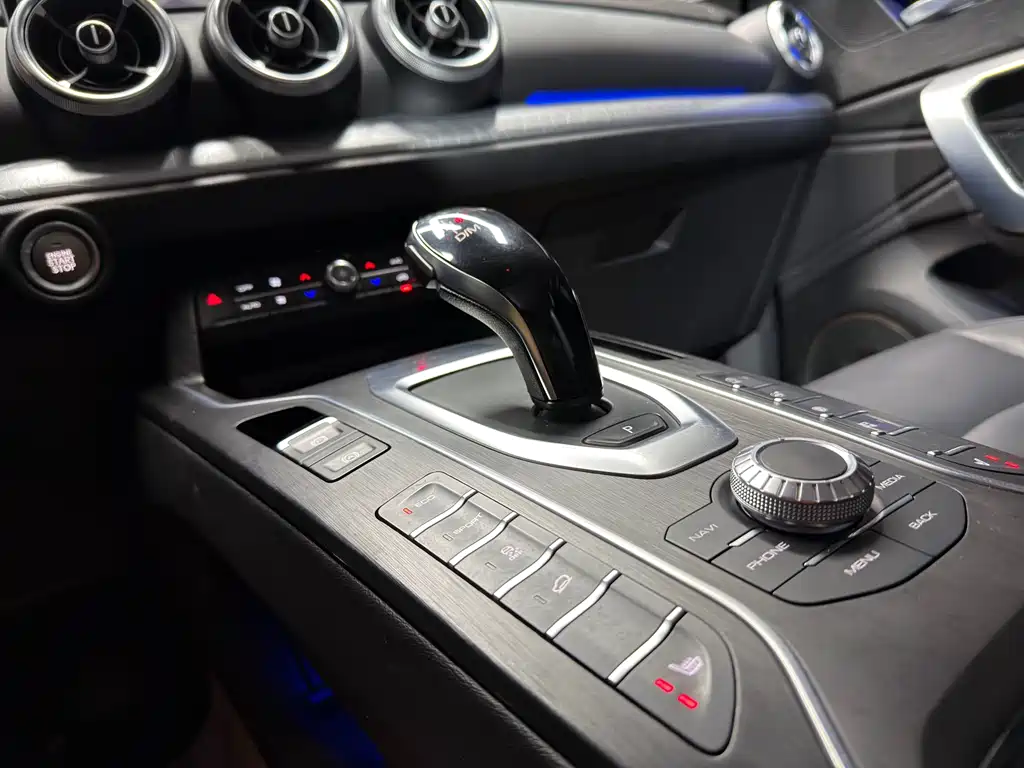 WEI PAI WEI BRAND VV5