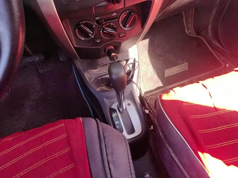 Nissan Livina — миниатюра 16