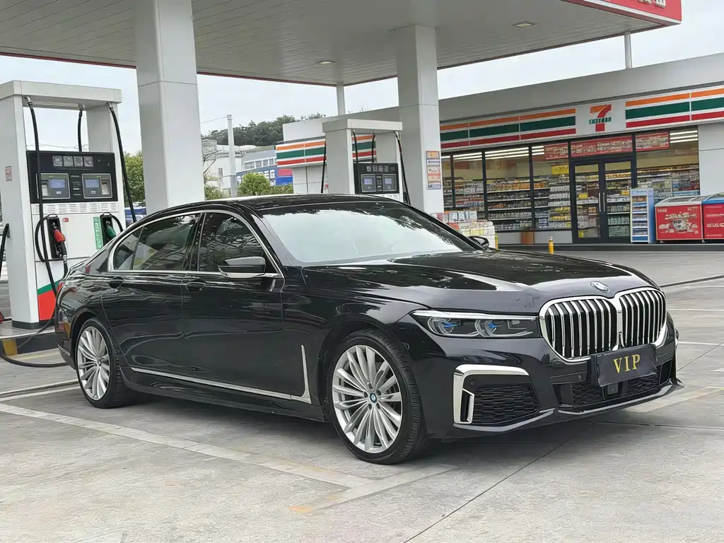 BMW 7 SERIES