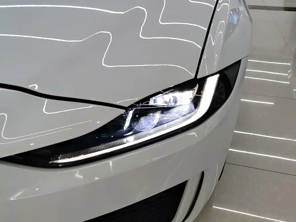Jaguar XEL — миниатюра 24