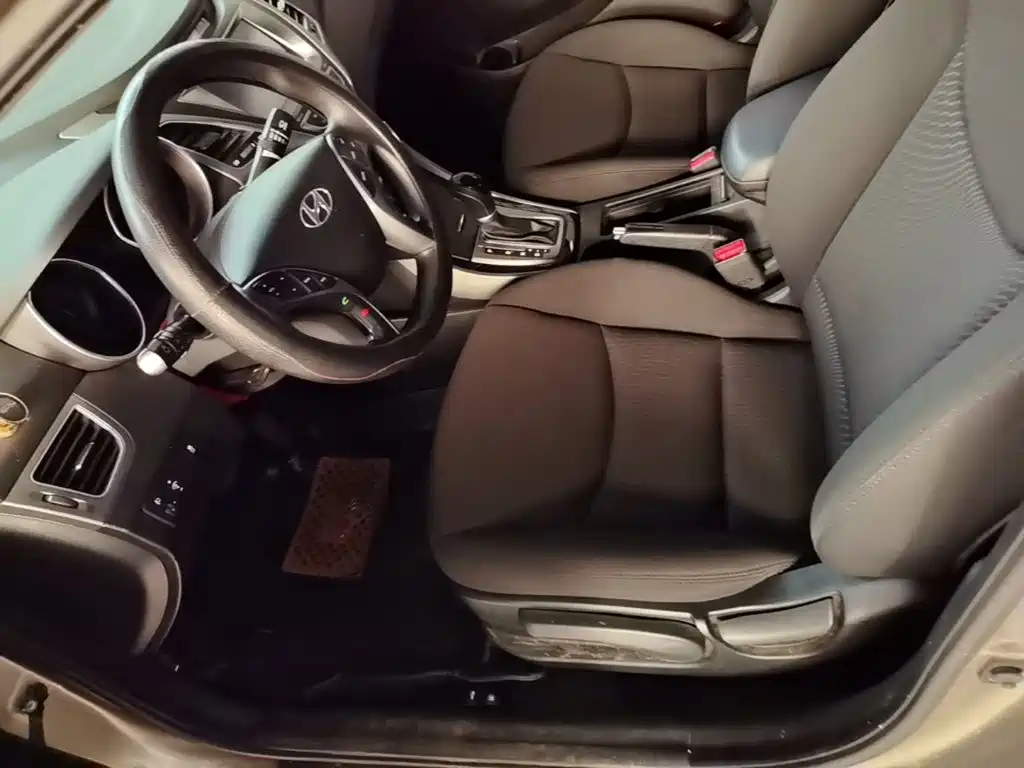 Hyundai Elantra Langdong — миниатюра 15