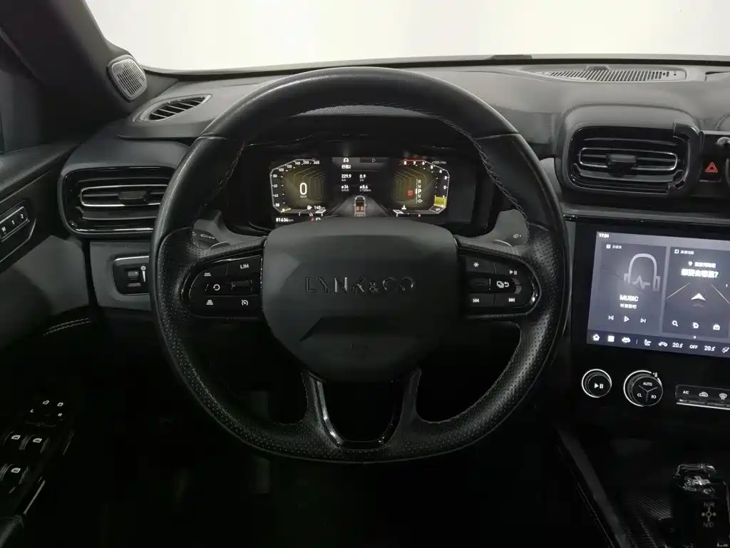 Lynk & Co 03 — миниатюра 11