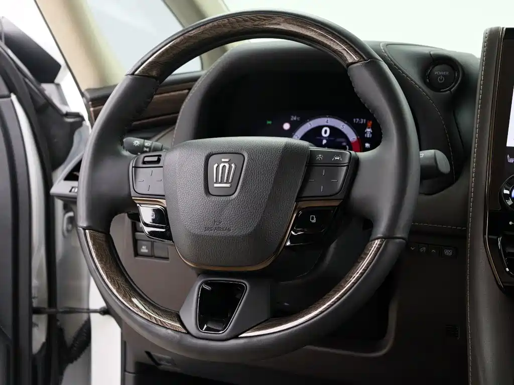 Toyota Vellfire — миниатюра 16