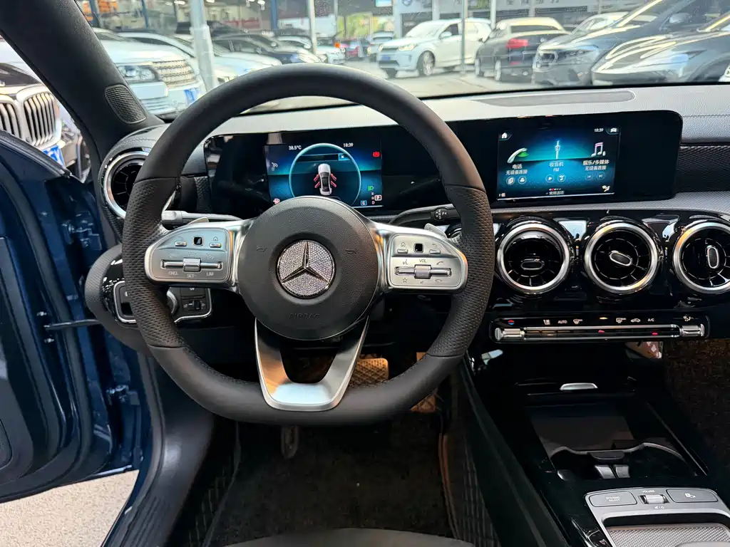 Mercedes-Benz A-Class — миниатюра 15