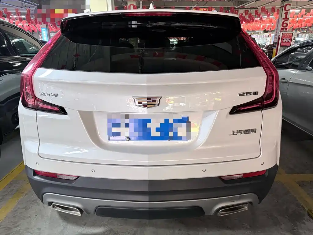 CADILLAC XT4