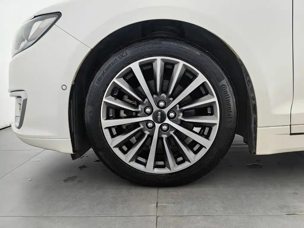 Lincoln MKZ — миниатюра 17