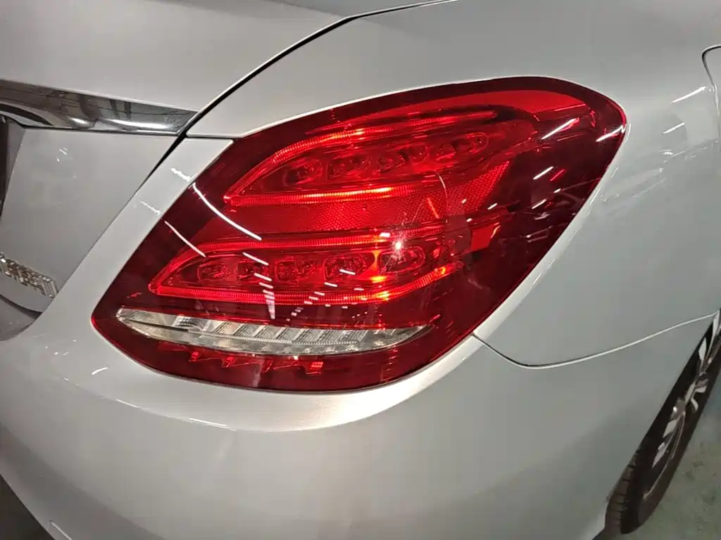Mercedes-Benz C-Class — миниатюра 8