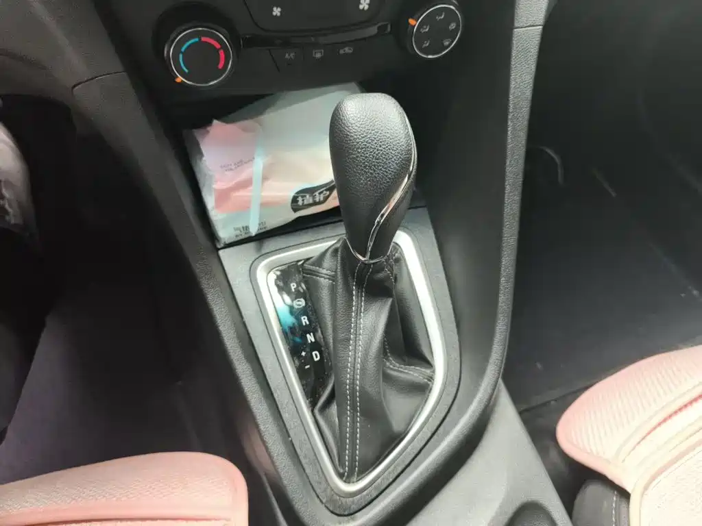 Buick Excelle — миниатюра 10