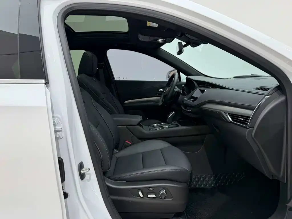 Cadillac XT4 — миниатюра 16