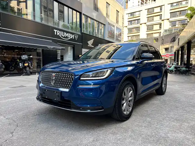 LINCOLN ADVENTURER 2020