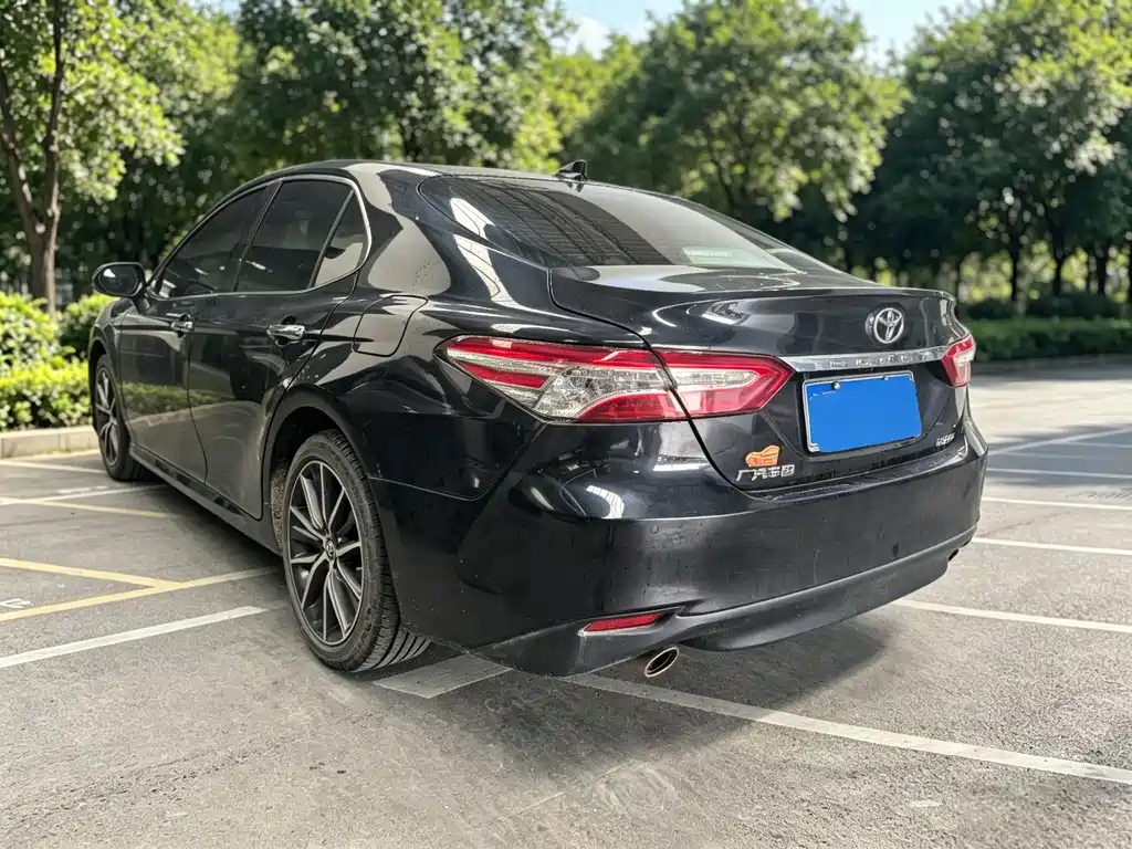 Toyota Camry — миниатюра 7