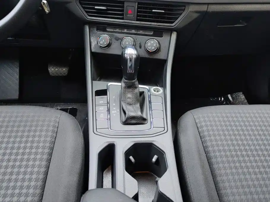 Volkswagen Bora — миниатюра 16