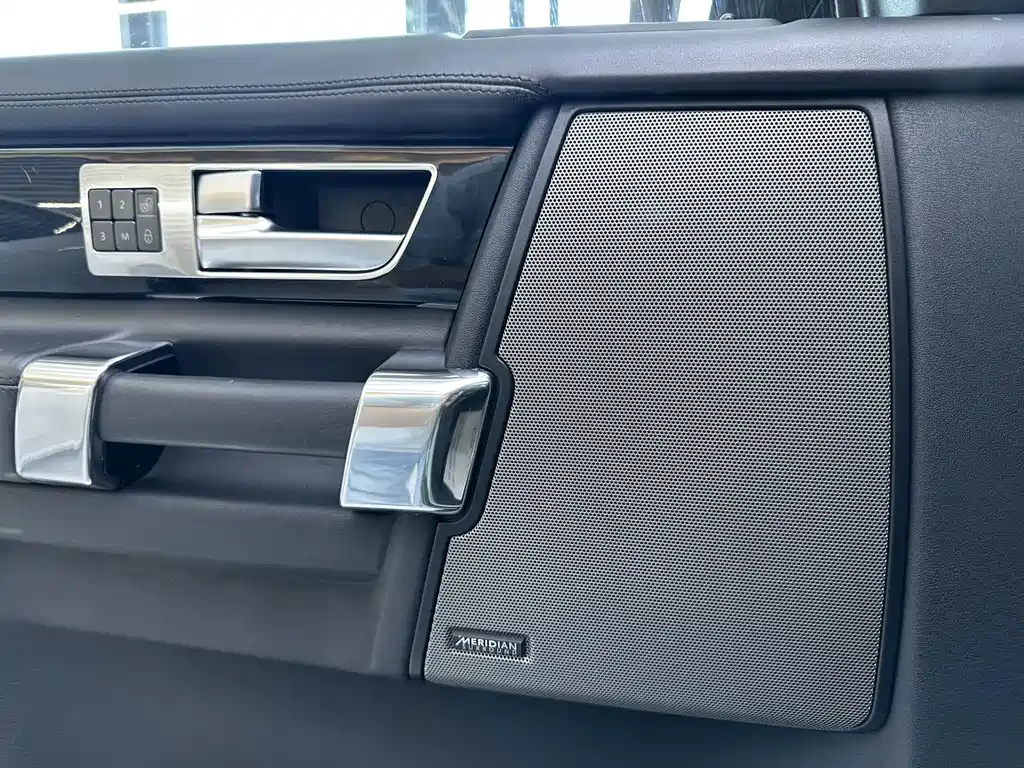 Land Rover Discovery — миниатюра 12
