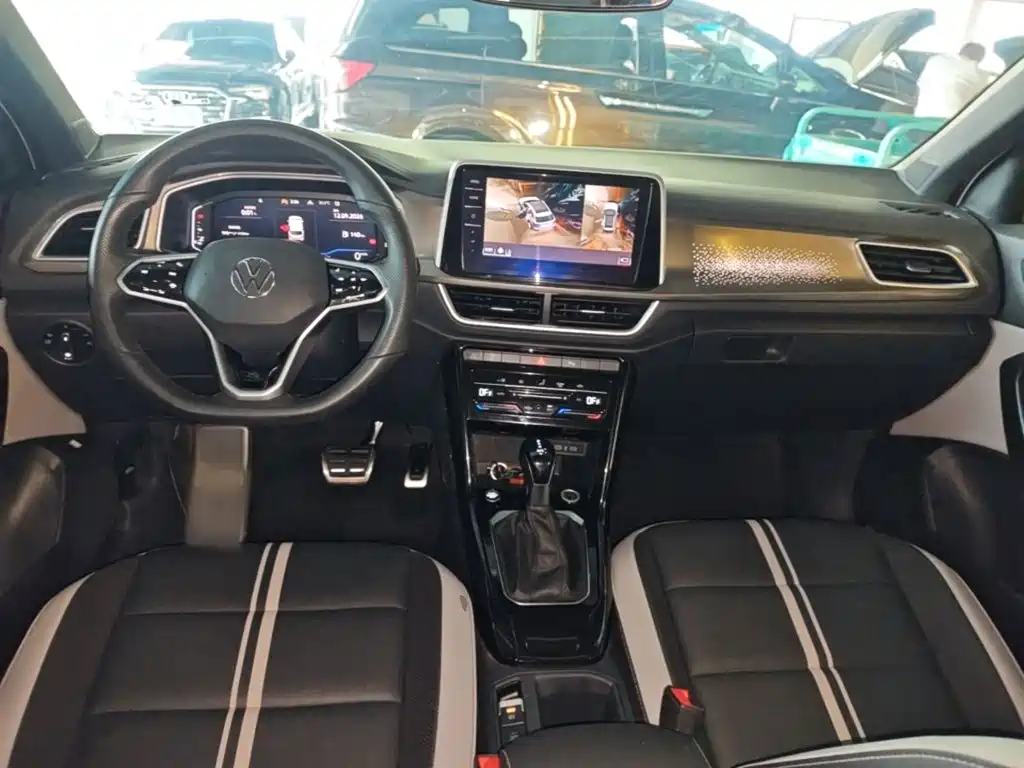 Volkswagen T-Roc — миниатюра 10