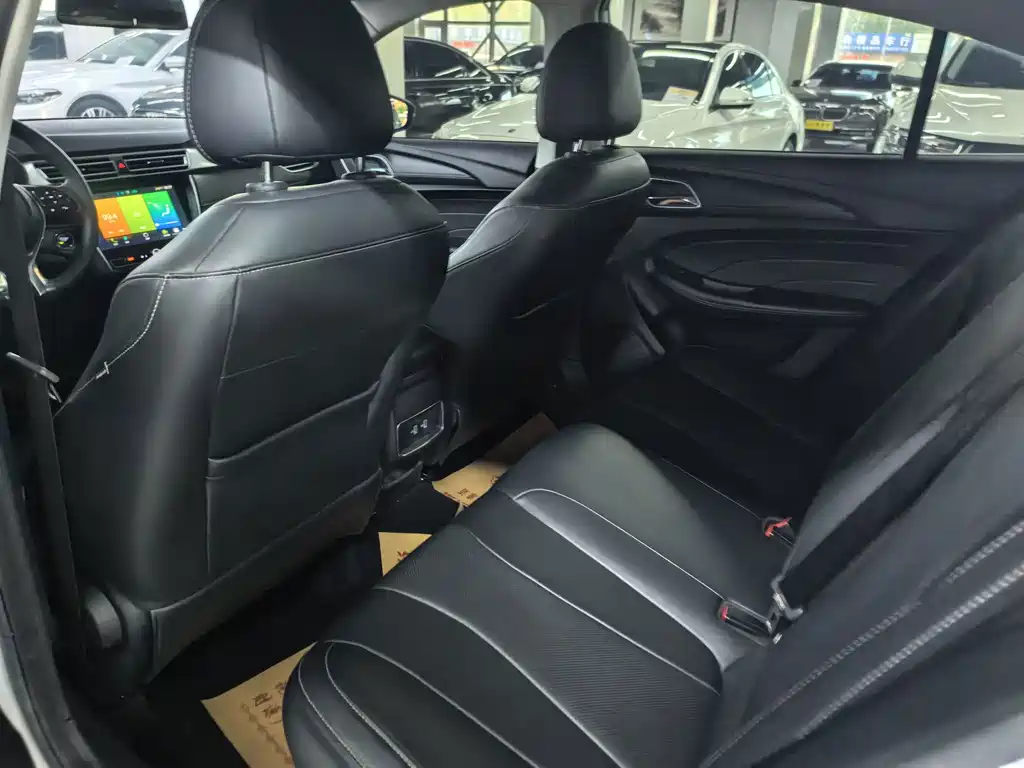 Roewe i5 — миниатюра 10