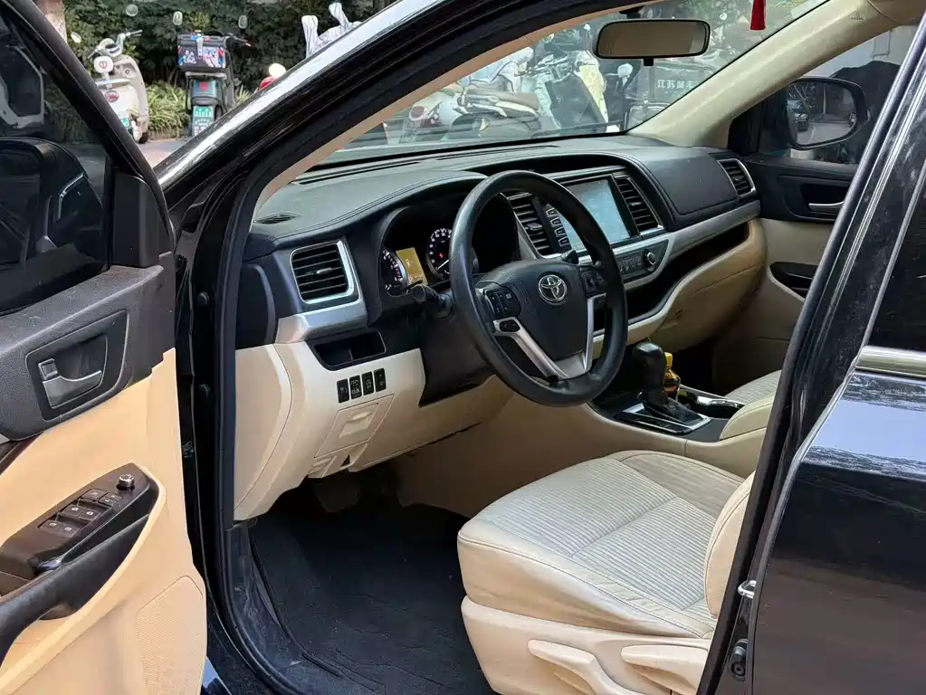 Toyota Highlander — миниатюра 4
