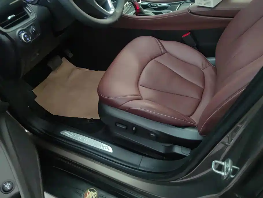 Buick Envision Plus — миниатюра 9