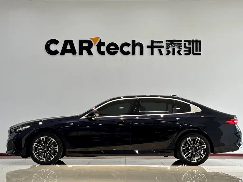 BMW 5 Series — миниатюра 5