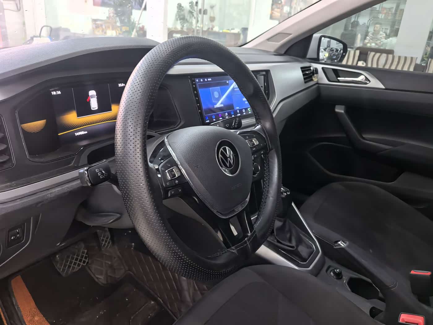 Volkswagen Polo 1.5 л 2023 г. Белый, пробег 14000 км