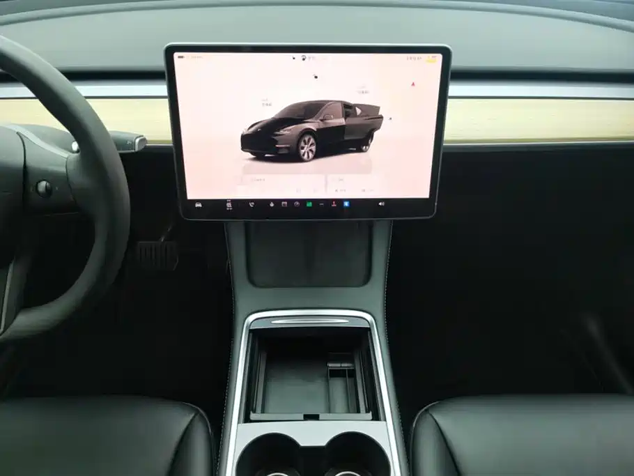 Tesla Model Y — миниатюра 16