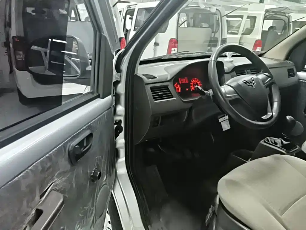 Wuling Rongguang S — миниатюра 16
