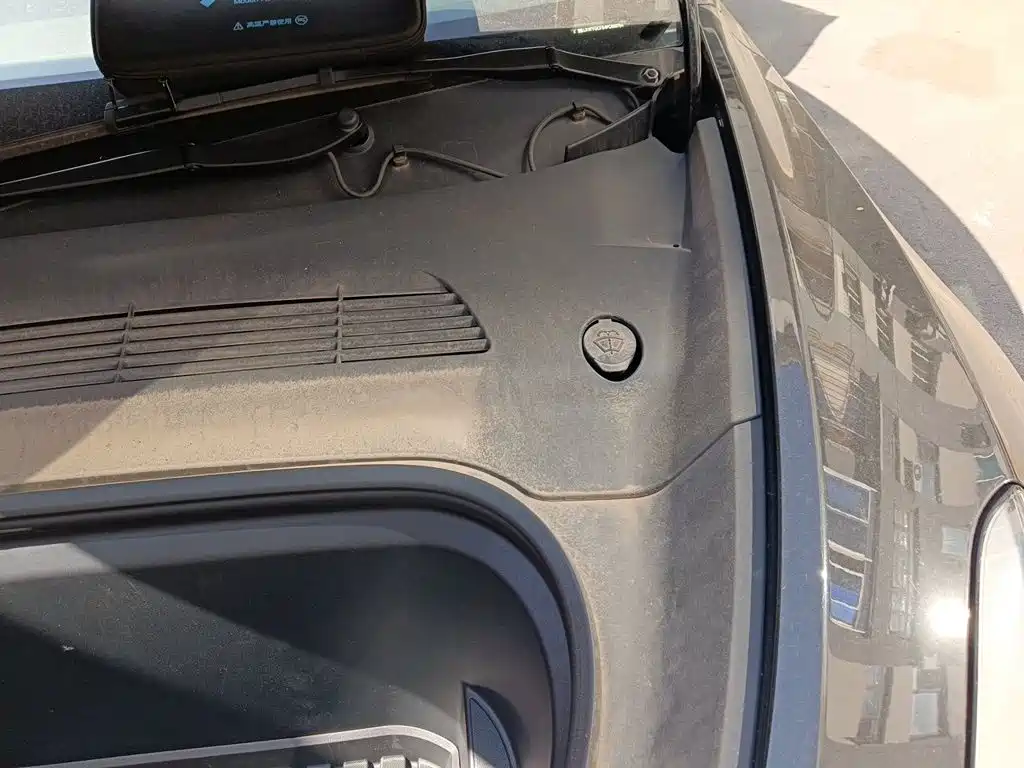 Tesla Model Y — миниатюра 22