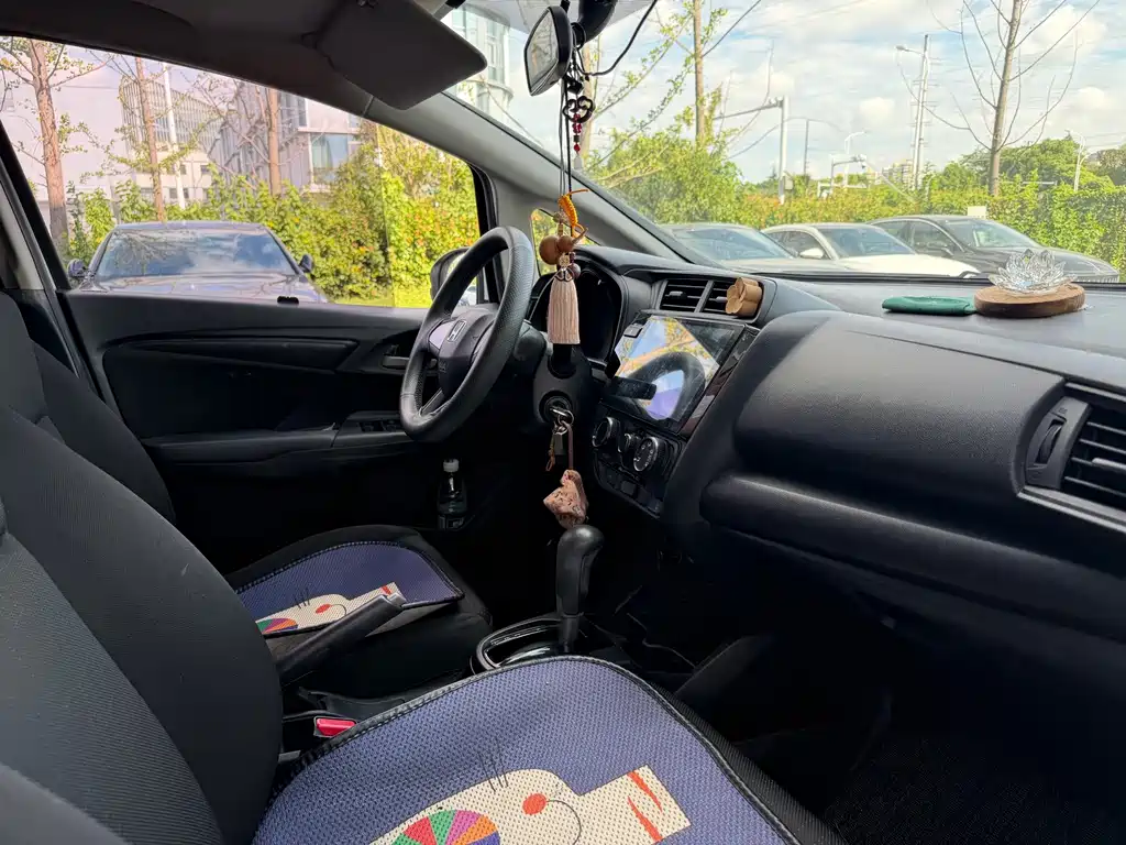 Honda Fit — миниатюра 7